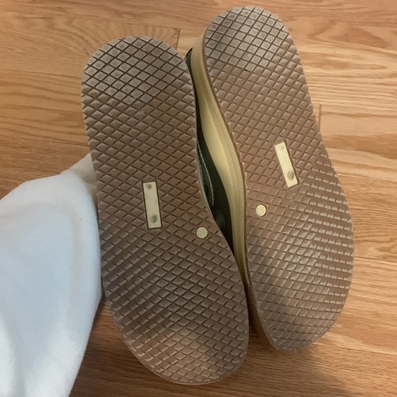 “Colorblock Lace-up Front Skate Shoes” from SHEIN - Picture 4 of 7